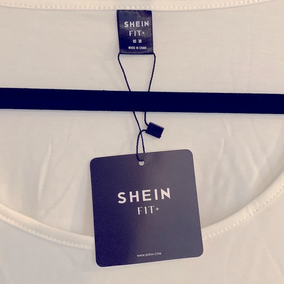 Super Cute “lip Biting “ Top Fit + 30 = 5X see size chart. - Picture 6 of 11